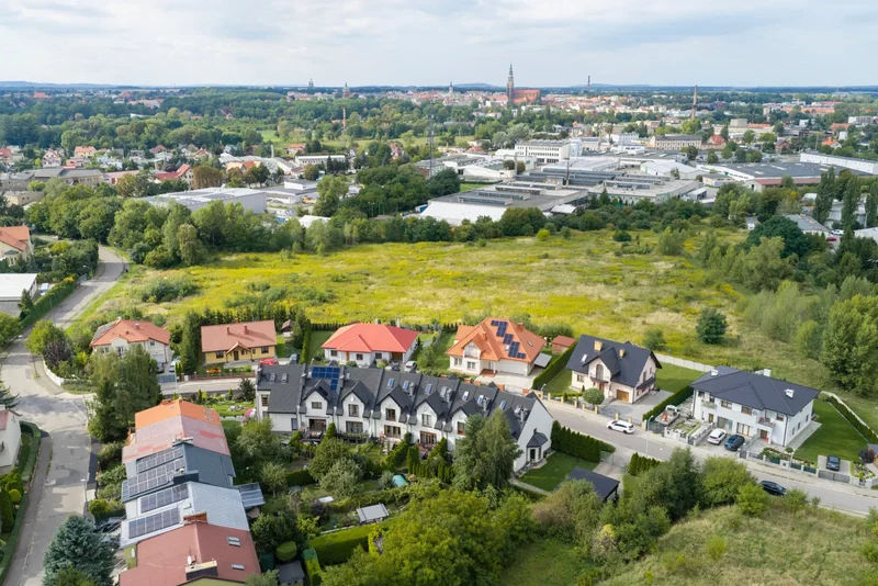 Działka i otoczenie w Świdnicy z drona